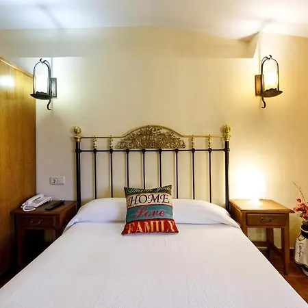 Hotel Fonduq Hospederia El Pilar